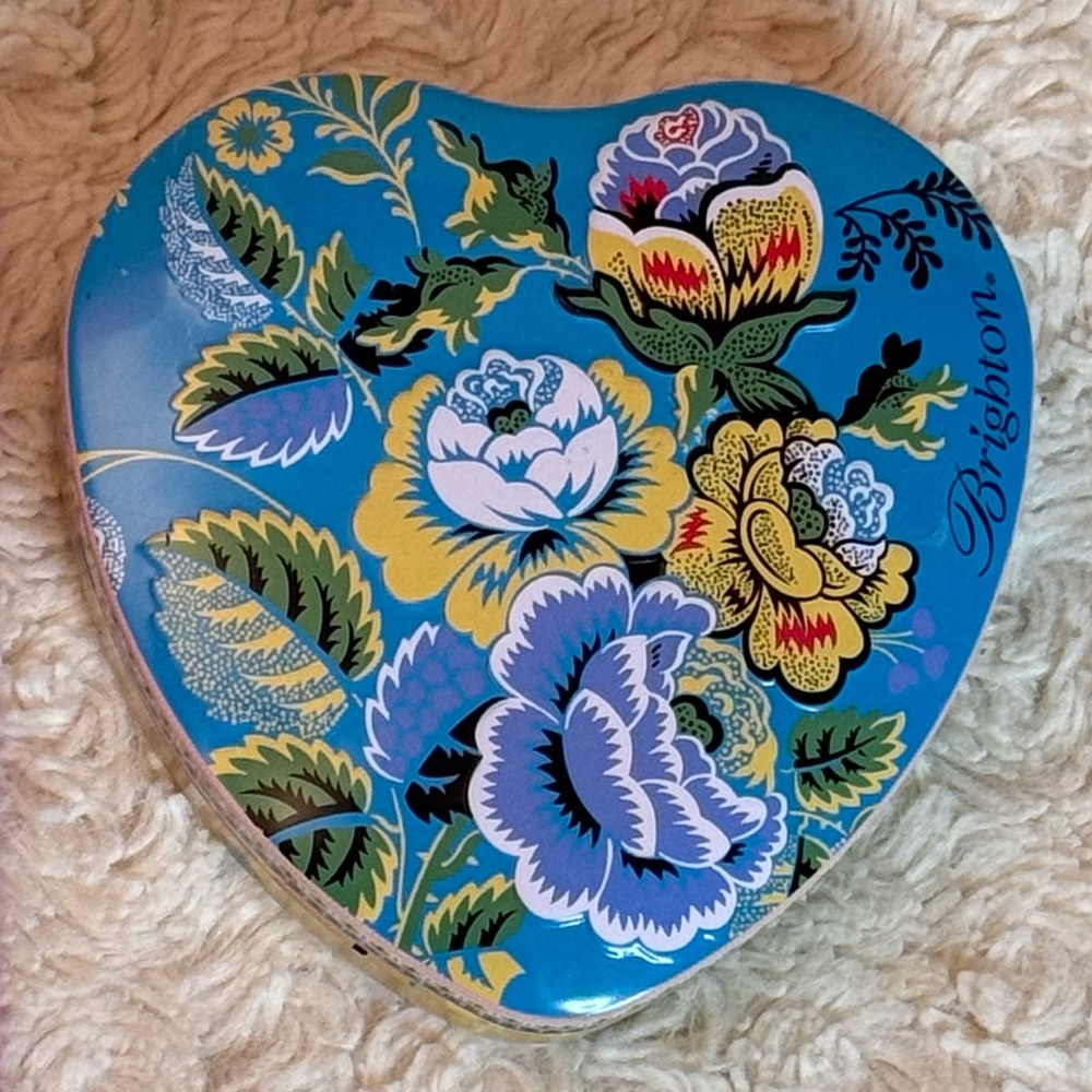 VTG Brighton Heart Shaped Blue Floral Tin 1980's Empty Tin w/Cute Quote Inside